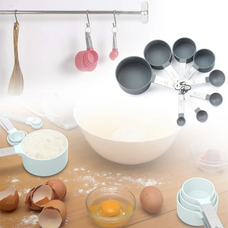 Measuring cup for baking